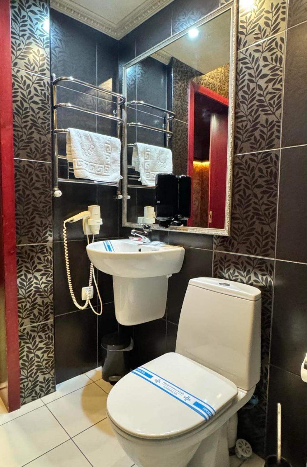 Hotel Veles Zolotonosha Zewnętrze zdjęcie