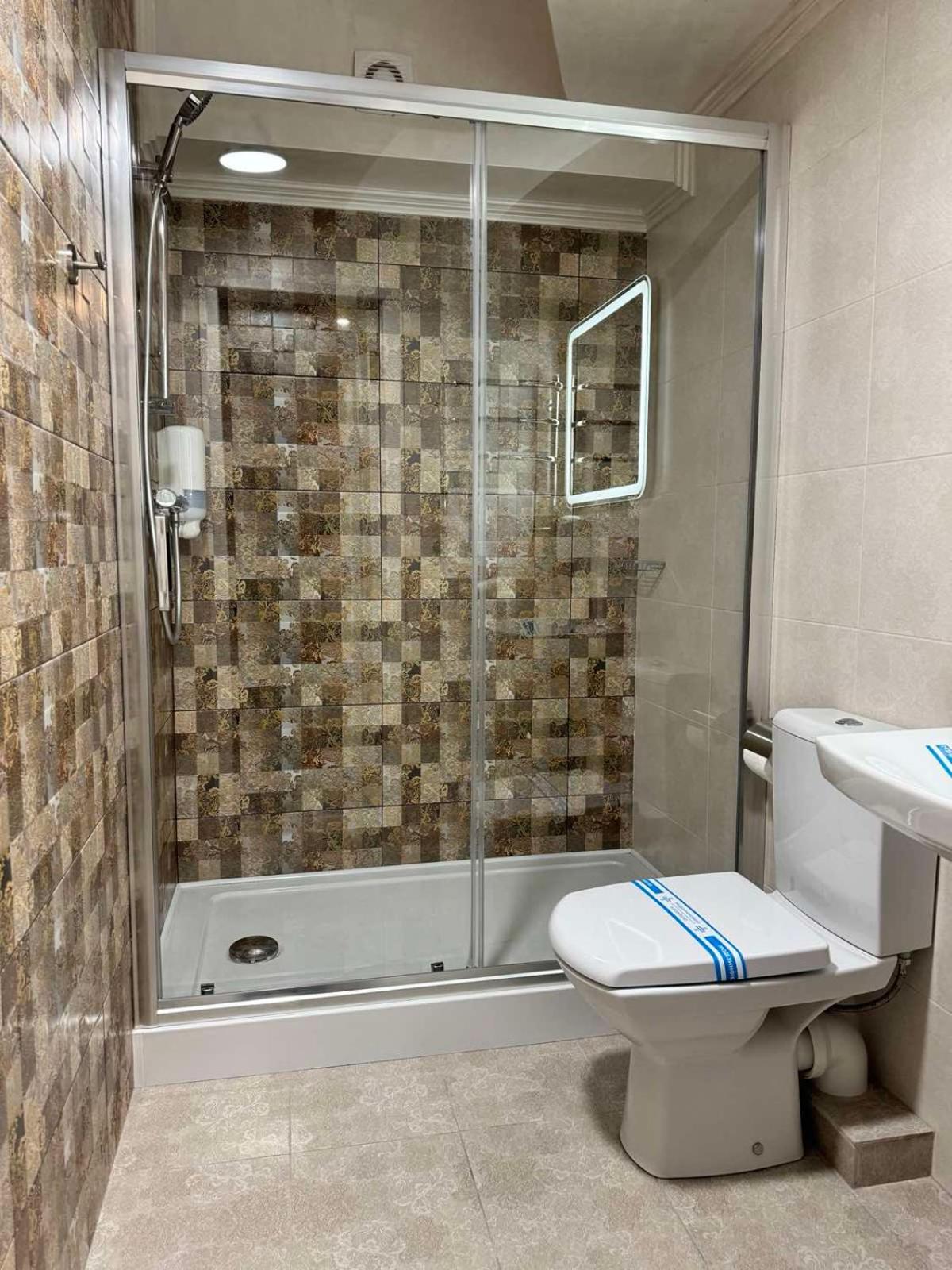 Hotel Veles Zolotonosha Zewnętrze zdjęcie
