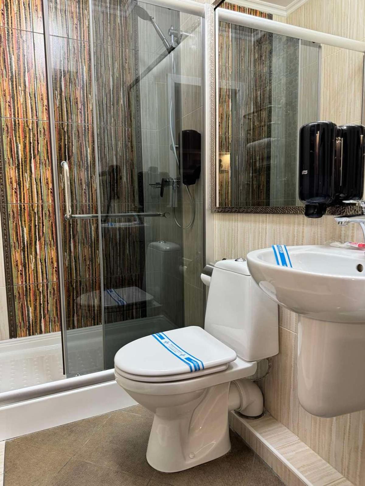 Hotel Veles Zolotonosha Zewnętrze zdjęcie