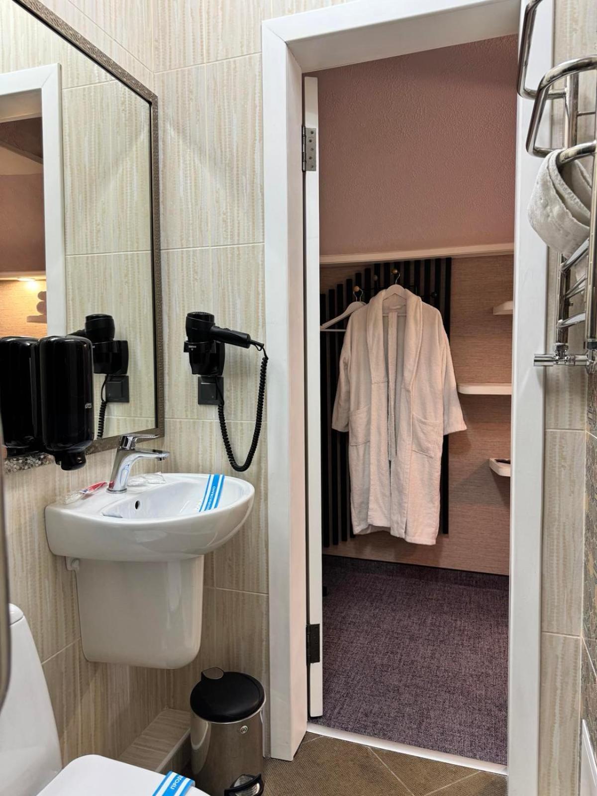 Hotel Veles Zolotonosha Zewnętrze zdjęcie