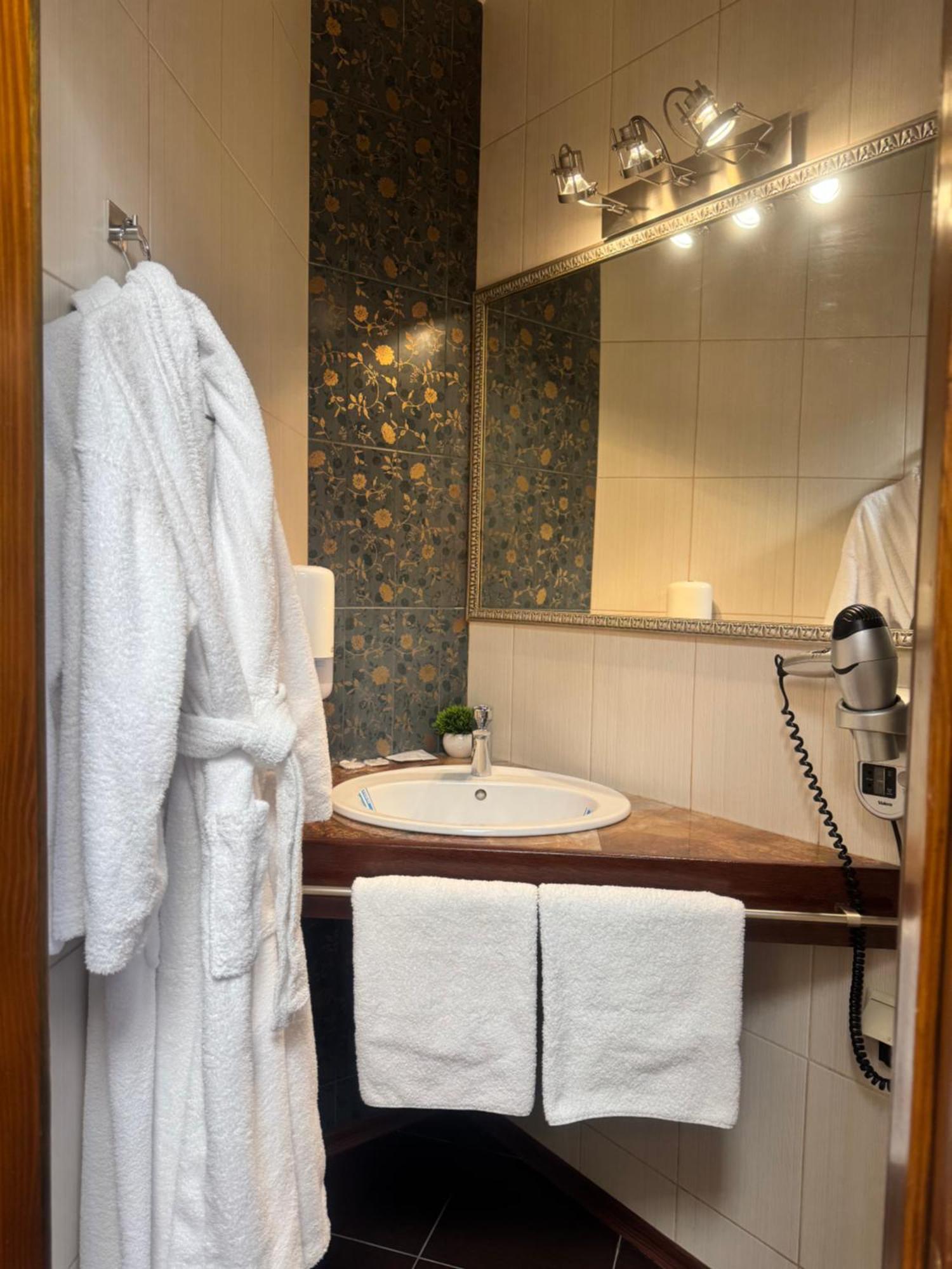 Hotel Veles Zolotonosha Zewnętrze zdjęcie
